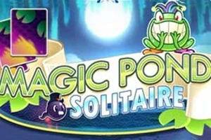 Fargerik illustrasjon med teksten Magic Pond Solitaire, en tegneserieaktig frosk og en glødende måne i bakgrunnen
