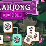 Fargerike mahjong-brikker med blomster- og fuglemønster mot en bakgrunn av rosa blomsterblader