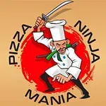 En tegnet pizzakokk i ninja-positur med sverd, mot en rød sirkelbakgrunn, omgitt av ordene Pizza Ninja Mania
