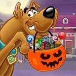 En tegneseriehund holder en Halloween-gresskarbøtte full av godteri foran et hus dekorert for Halloween