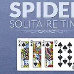 Tekst SPIDER SOLITAIRE TIME over fire spillkort, inkludert konge, dame, knekt og ti i spar