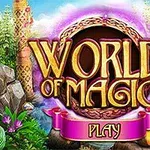 Fargerik skog med et stort skilt som viser World of Magic og en rosa banner der det står Play