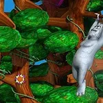 En grå gorilla henger fra en gren i en fargerik skog med grønne, tette trekroner